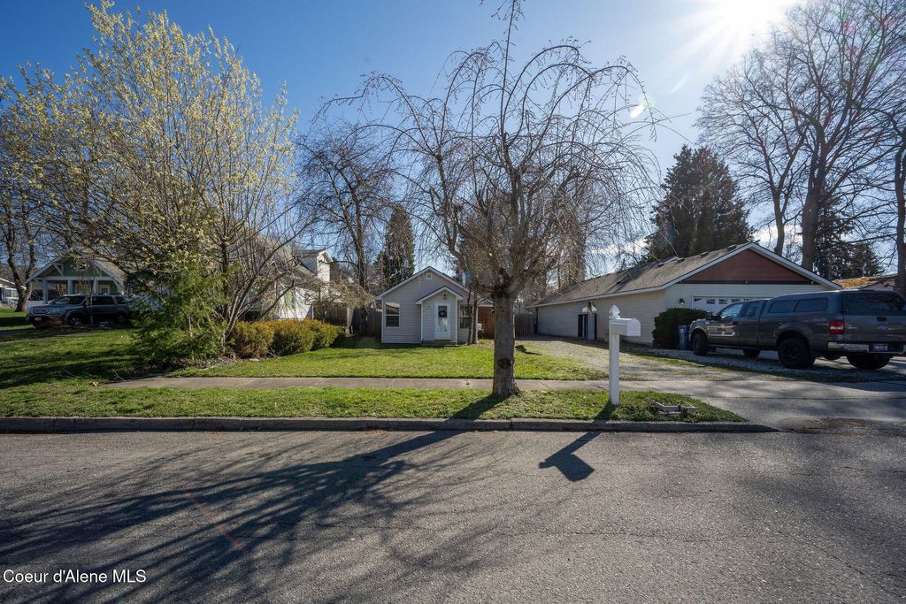 Photo of 1514 6th St, Coeur dAlene, ID 83814 (MLS # 26-2780)