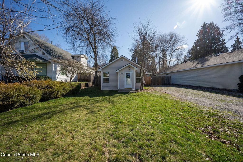 Photo of 1514 6th St, Coeur dAlene, ID 83814 (MLS # 26-2780)