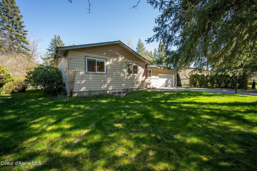 Photo of 4006 Moccasin Rd, Coeur dAlene, ID 83815 (MLS # 26-3284)