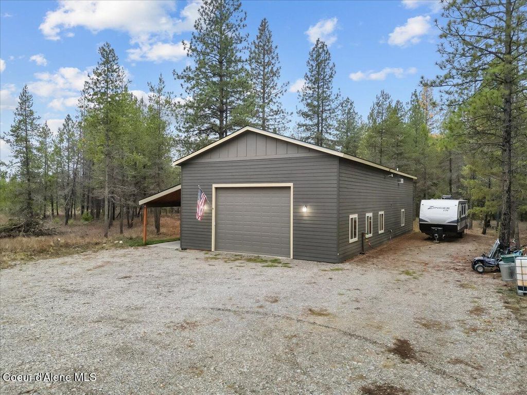 Photo of 172 Wyatt Ln, Spirit Lake, ID 83869 (MLS # 26-3880)