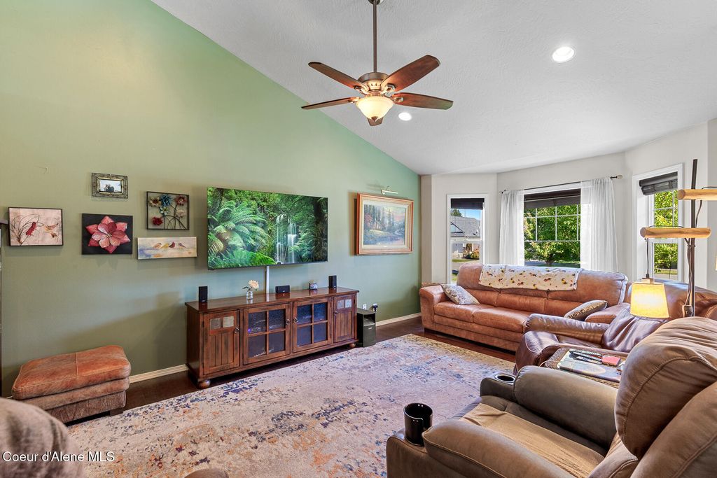 Photo of 10231 Hubble St, Hayden, ID 83835 (MLS # 25-9720)