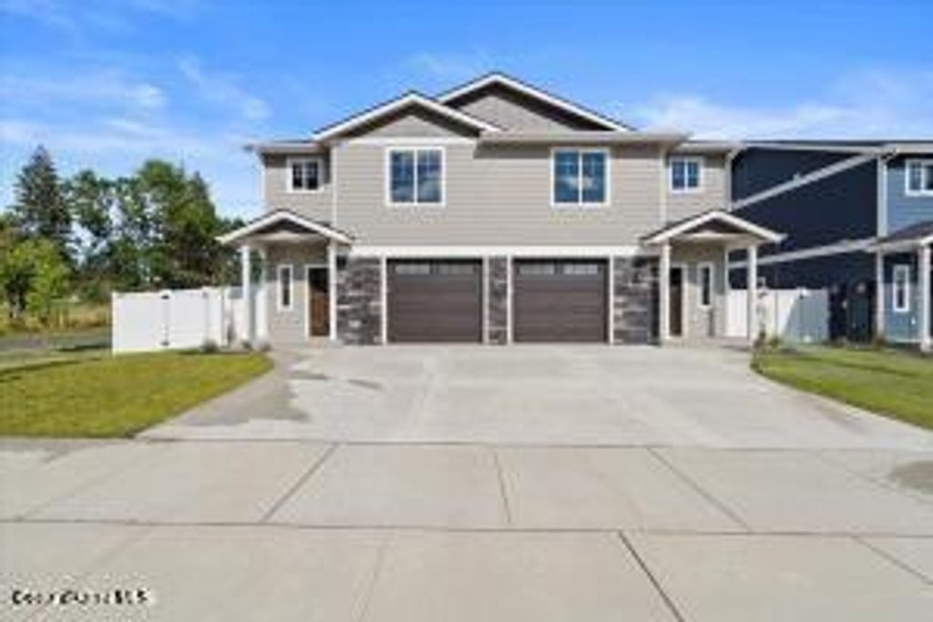 Photo of 206 LOBO Loop, Hayden, ID 83835 (MLS # 25-8426)