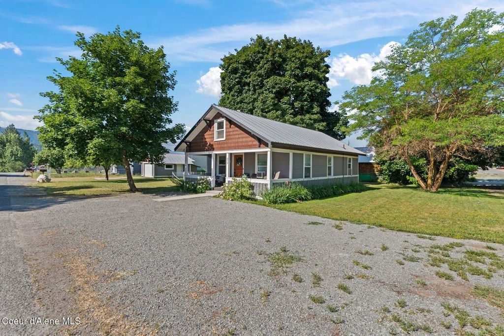Photo of 372 Jefferson Ave, Priest River, ID 83856 (MLS # 26-4153)