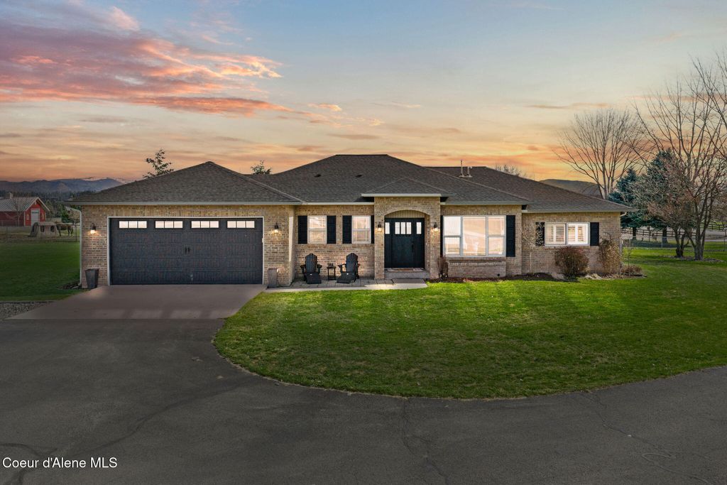 Photo of 2069 DIAMOND BAR Rd, Rathdrum, ID 83858 (MLS # 26-2622)