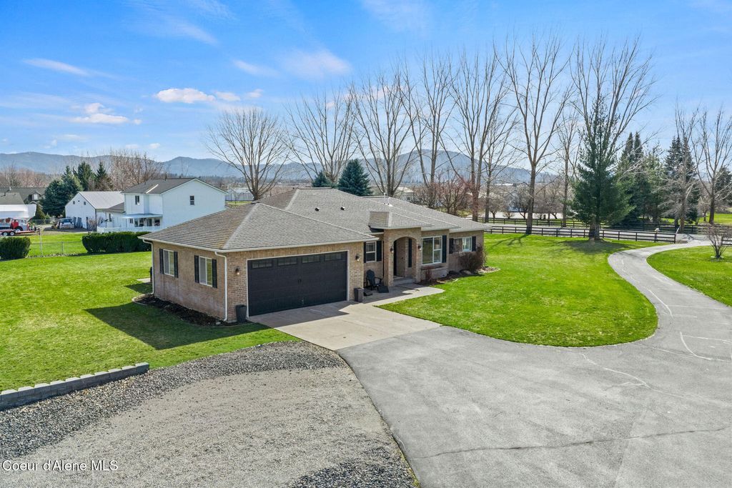 Photo of 2069 DIAMOND BAR Rd, Rathdrum, ID 83858 (MLS # 26-2622)