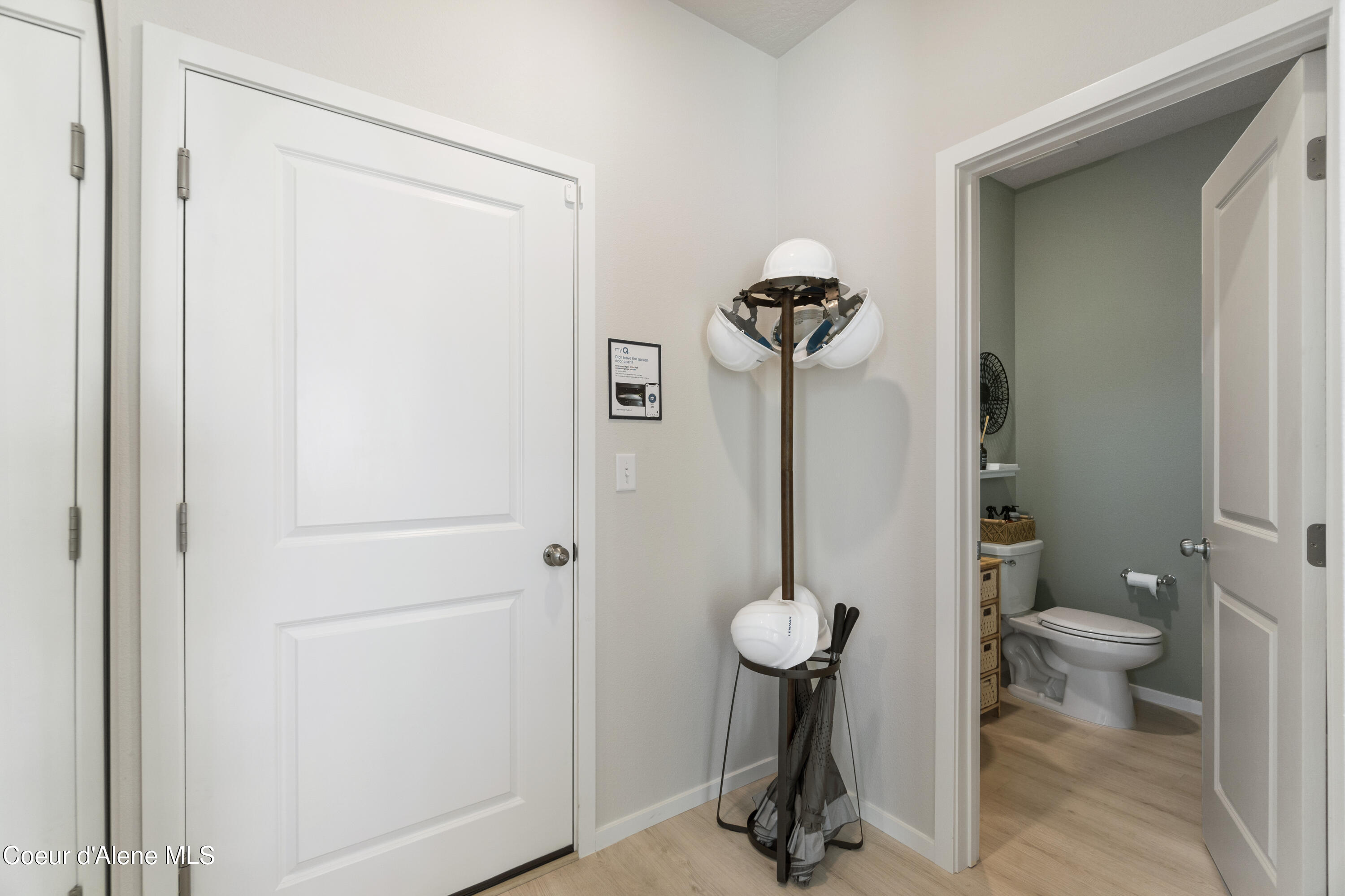 Hayden, Idaho 83835, United States, 3 Bedrooms Bedrooms, ,3 BathroomsBathrooms,Residential,Pending,47261