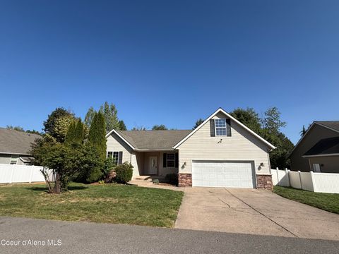 Photo of 10102 ZACK Ct, Hayden, ID 83835 (MLS # 25-9523)