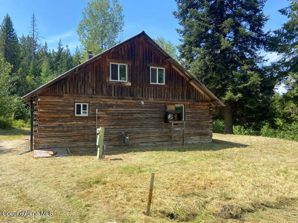 Photo of 1456 Mountain Meadows Meadows, Naples, ID 83847 (MLS # 25-8065)