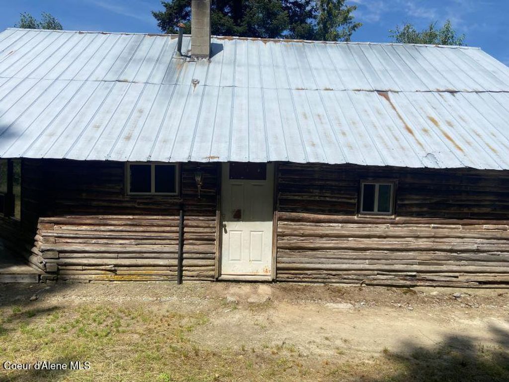 Photo of 1456 Mountain Meadows Meadows, Naples, ID 83847 (MLS # 25-8065)