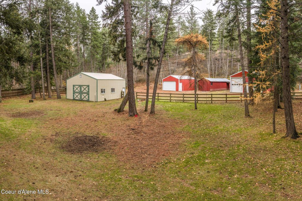 Photo of 649 TANGLEWOOD Rd, Post Falls, ID 83854 (MLS # 25-11075)