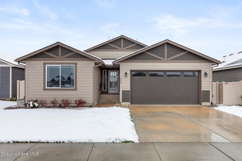 Photo of 1042 Allenby Ave, Post Falls, ID 83854 (MLS # 25-11396)