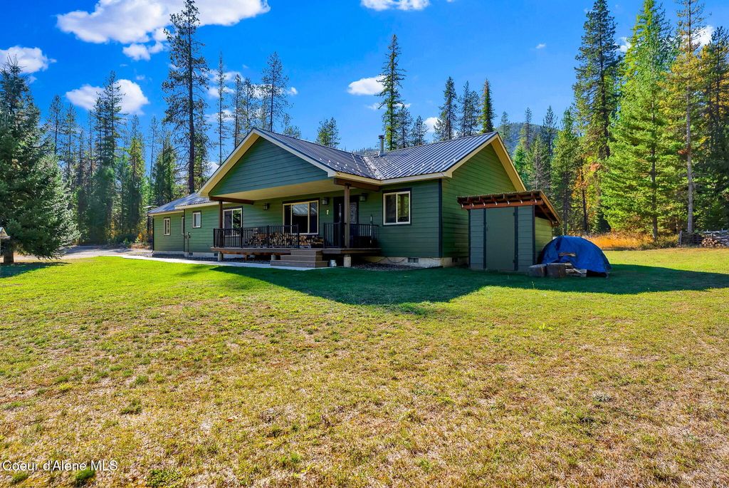 Photo of 204 Jeru Ridge Ridge, Sandpoint, ID 83864 (MLS # 26-1015)