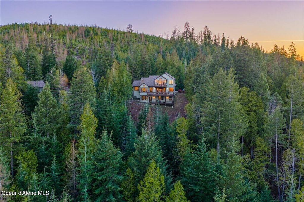 Photo of 403 Kula Dr, Sagle, ID 83860 (MLS # 26-3534)