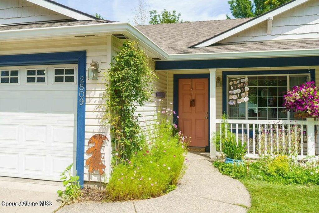Photo of 2809 Versailles Dr, Coeur dAlene, ID 83815 (MLS # 26-4326)