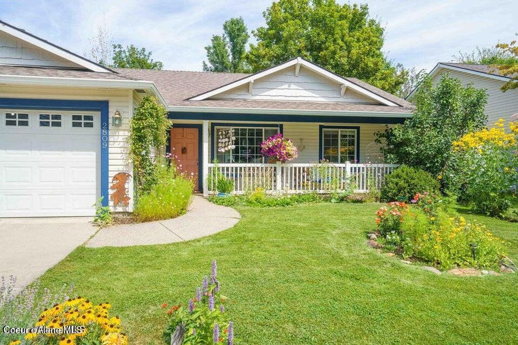 Photo of 2809 Versailles Dr, Coeur dAlene, ID 83815 (MLS # 26-4326)