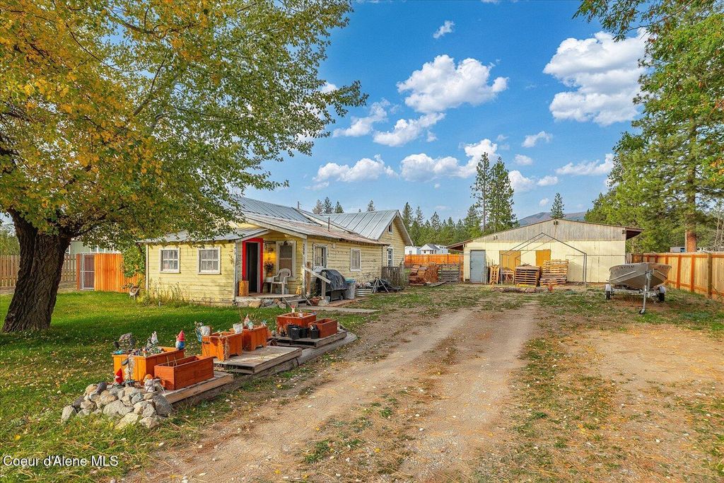 Photo of 299 Railroad Ave, Blanchard, ID 83804 (MLS # 25-10354)