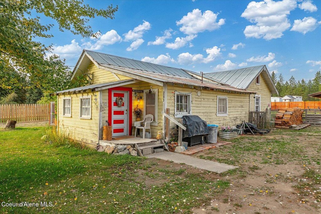 Photo of 299 Railroad Ave, Blanchard, ID 83804 (MLS # 25-10354)