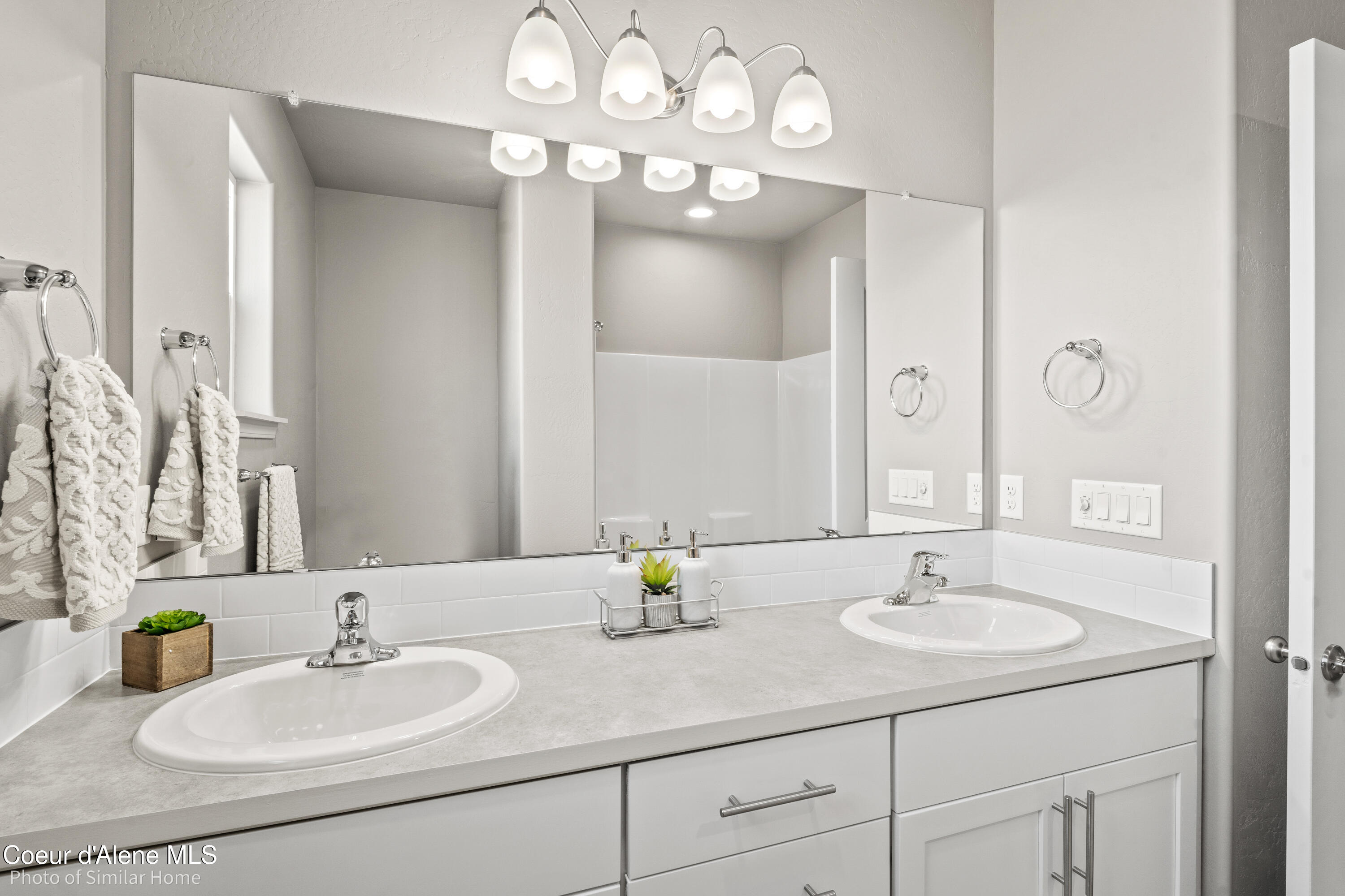 Post Falls, Idaho 83854, United States, 4 Bedrooms Bedrooms, ,2 BathroomsBathrooms,Residential,Active,198181