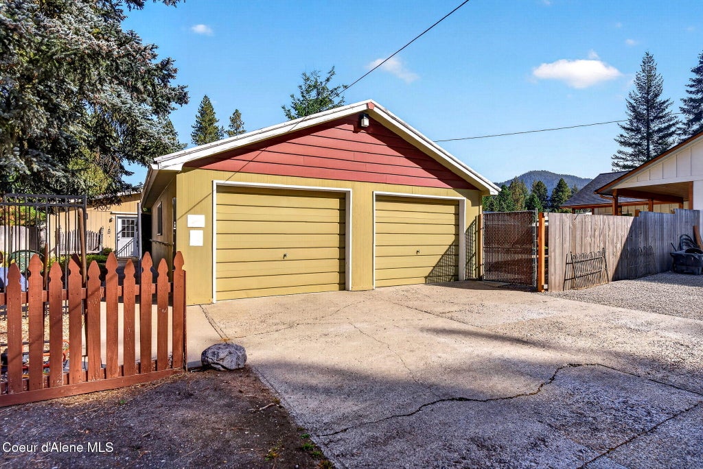 Photo of 1069 TIMBER Ln, Coeur dAlene, ID 83815 (MLS # 26-9733)