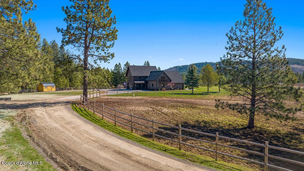 Photo of 3702 Puma Dr, Coeur dAlene, ID 83814 (MLS # 26-3379)