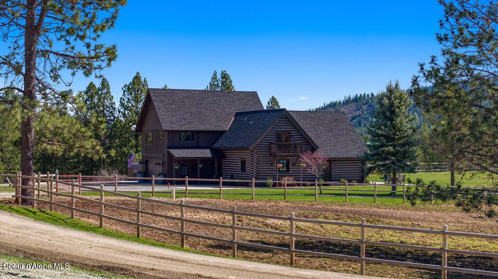 Photo of 3702 Puma Dr, Coeur dAlene, ID 83814 (MLS # 26-3379)