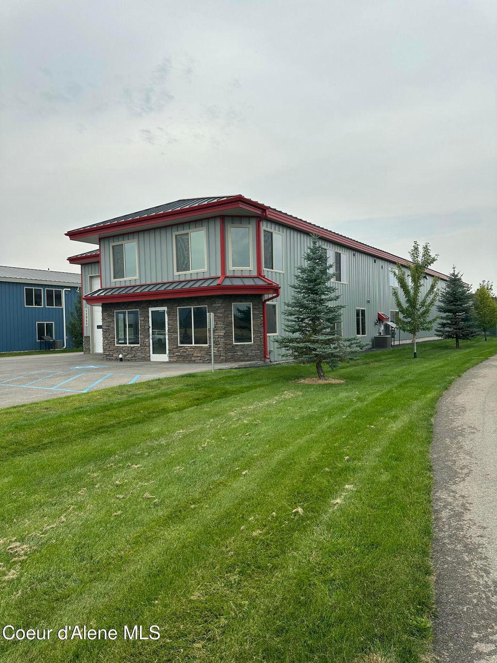 Photo of 11945 WARREN St, Hayden, ID 83835 (MLS # 25-9819)