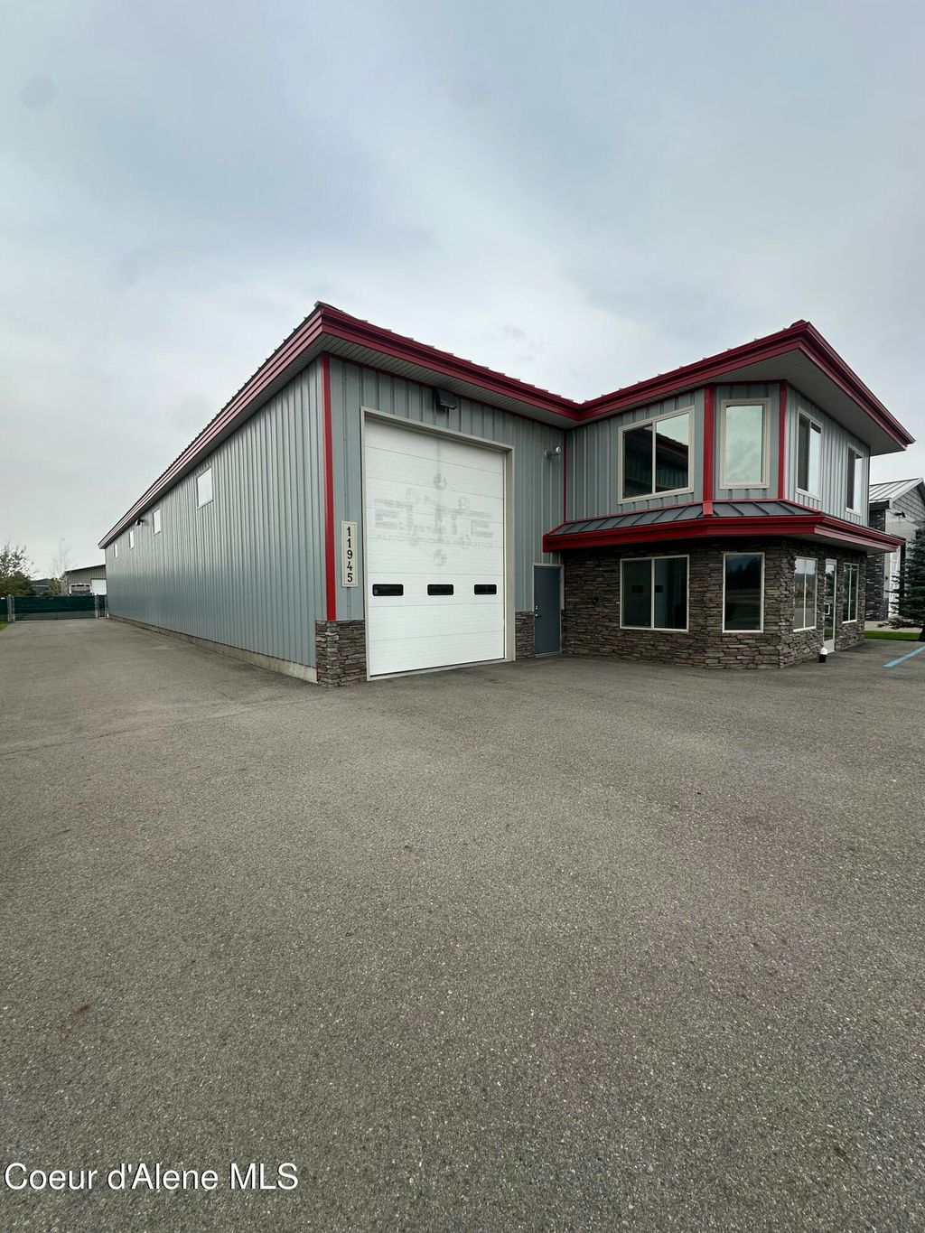 Photo of 11945 WARREN St, Hayden, ID 83835 (MLS # 25-9819)