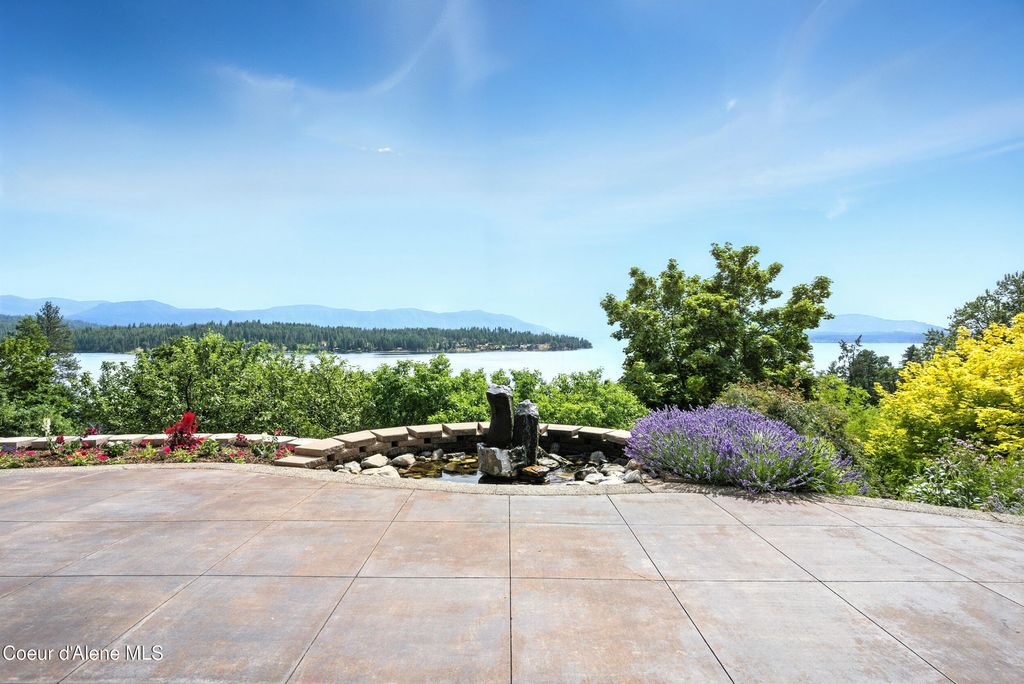 Photo of 500 Lookout Blvd, Hope, ID 83836 (MLS # 26-2184)