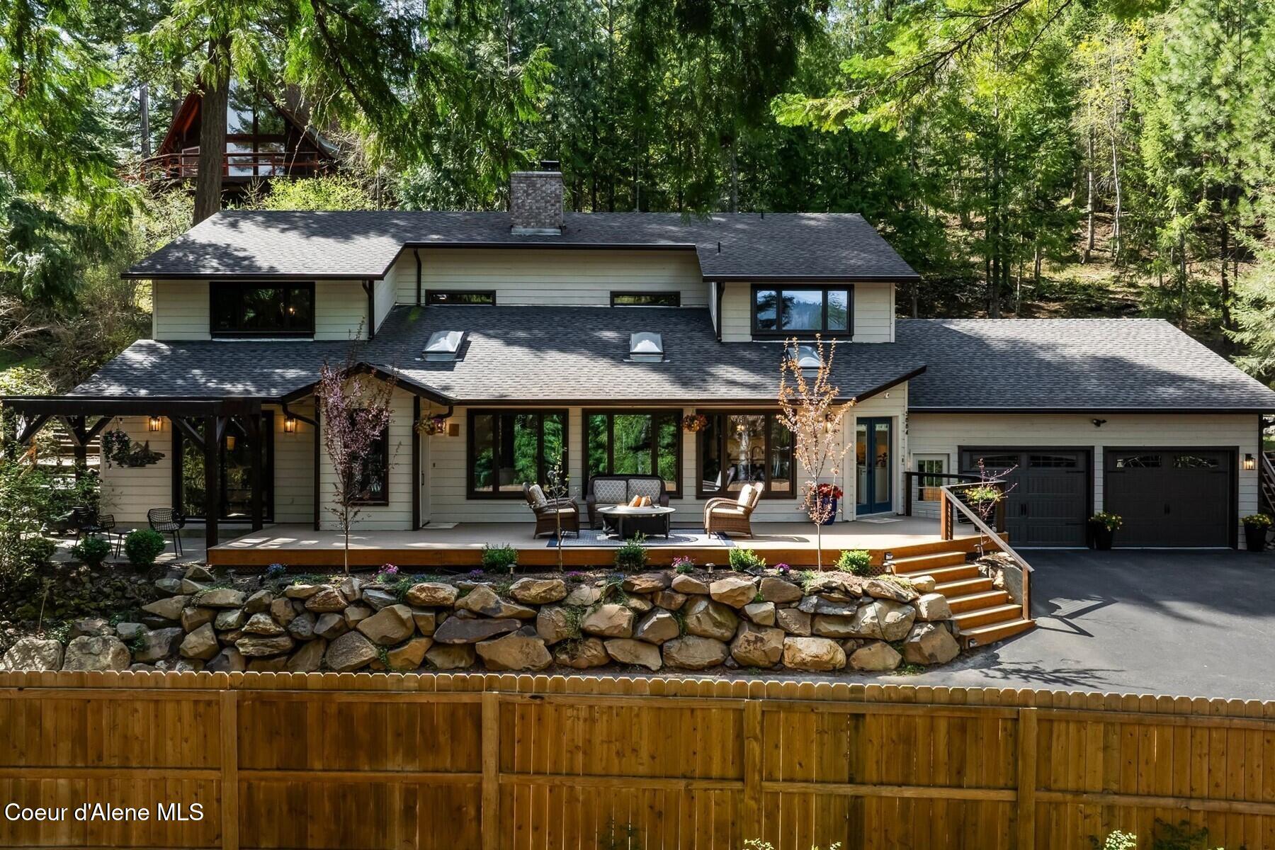 5884 Hayden Lake