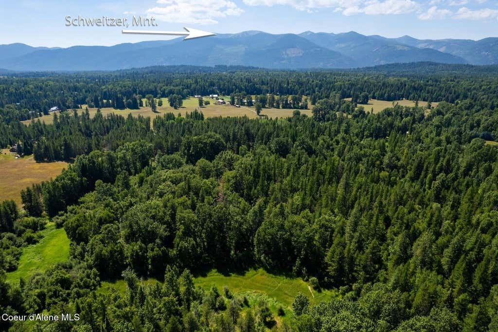 Photo of 1521 Selkirk Rd, Sandpoint, ID 83864 (MLS # 26-8682)