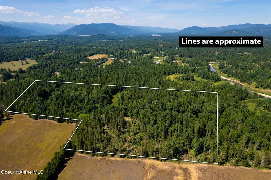 Photo of 1521 Selkirk Rd, Sandpoint, ID 83864 (MLS # 26-8682)