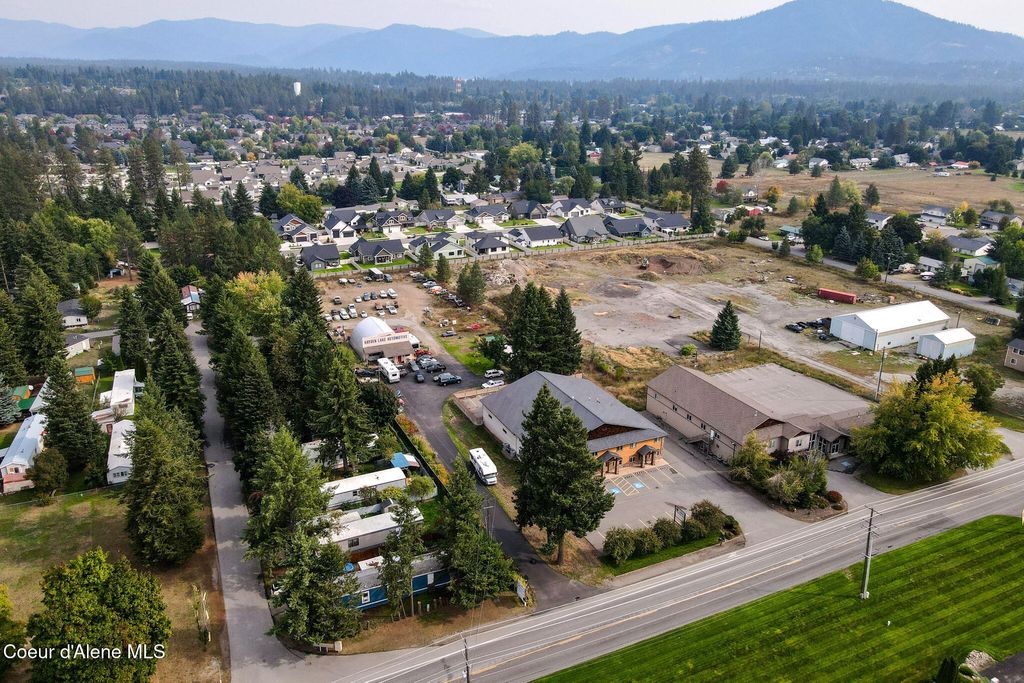 Photo of 11370 GOVERNMENT Way, Hayden, ID 83835 (MLS # 25-2583)