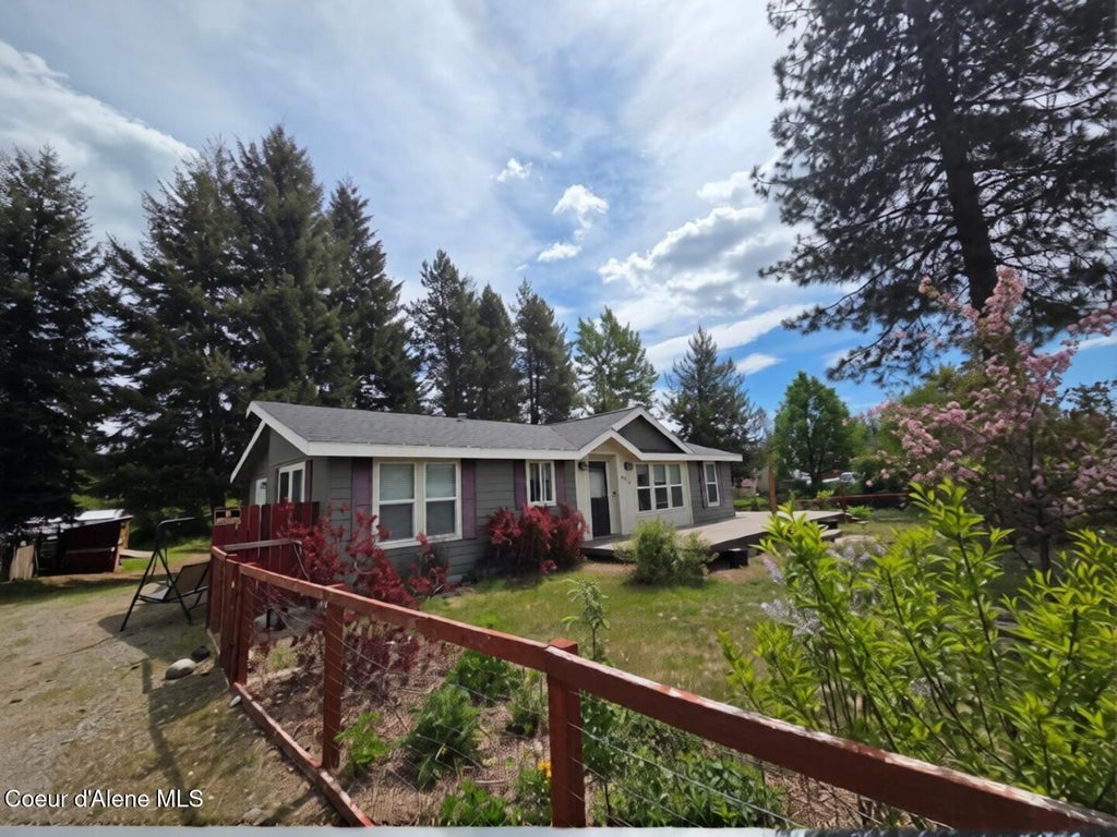 Photo of 32734 10th Ave, Spirit Lake, ID 83869 (MLS # 26-5441)