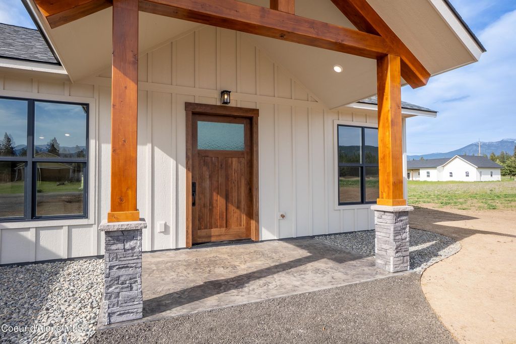 Photo of 167 Airstrip RD, Moyie Springs, ID 83845 (MLS # 26-4507)