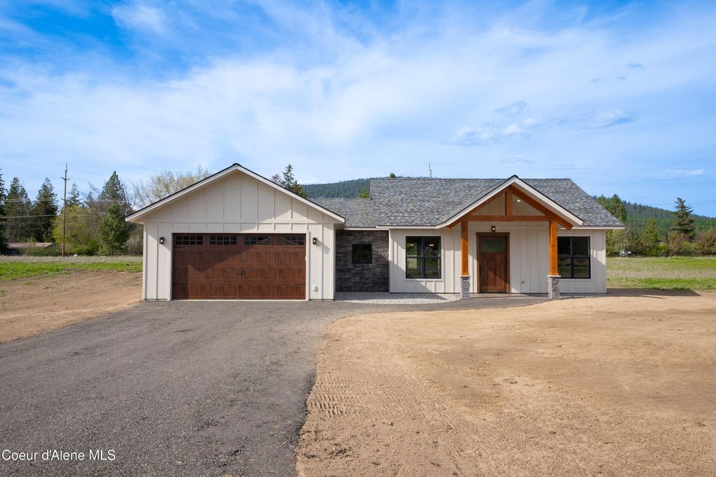 Photo of 167 Airstrip RD, Moyie Springs, ID 83845 (MLS # 26-4507)