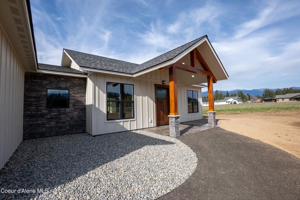 Photo of 167 Airstrip RD, Moyie Springs, ID 83845 (MLS # 26-4507)