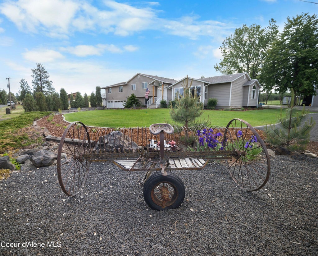 Photo of 10916 Rinear Rd, Valleyford, WA 99036 (MLS # 26-8930)