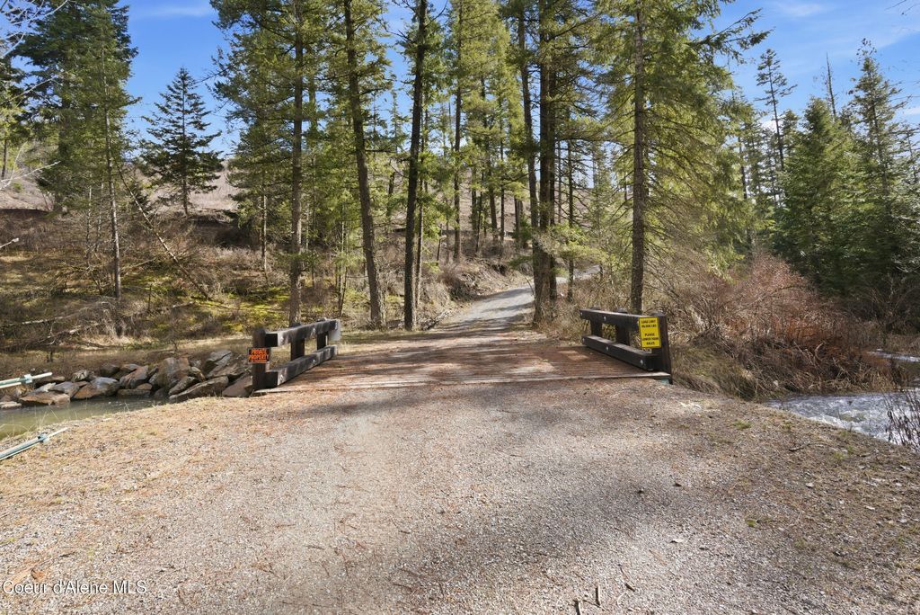 Photo of 2304 Blue Creek Creek, Coeur dAlene, ID 83814 (MLS # 26-2207)