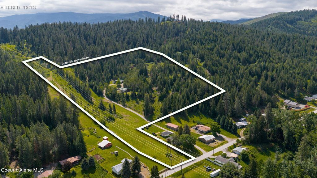Photo of 357 Hunt Gulch, Kingston, ID 83839 (MLS # 26-5565)