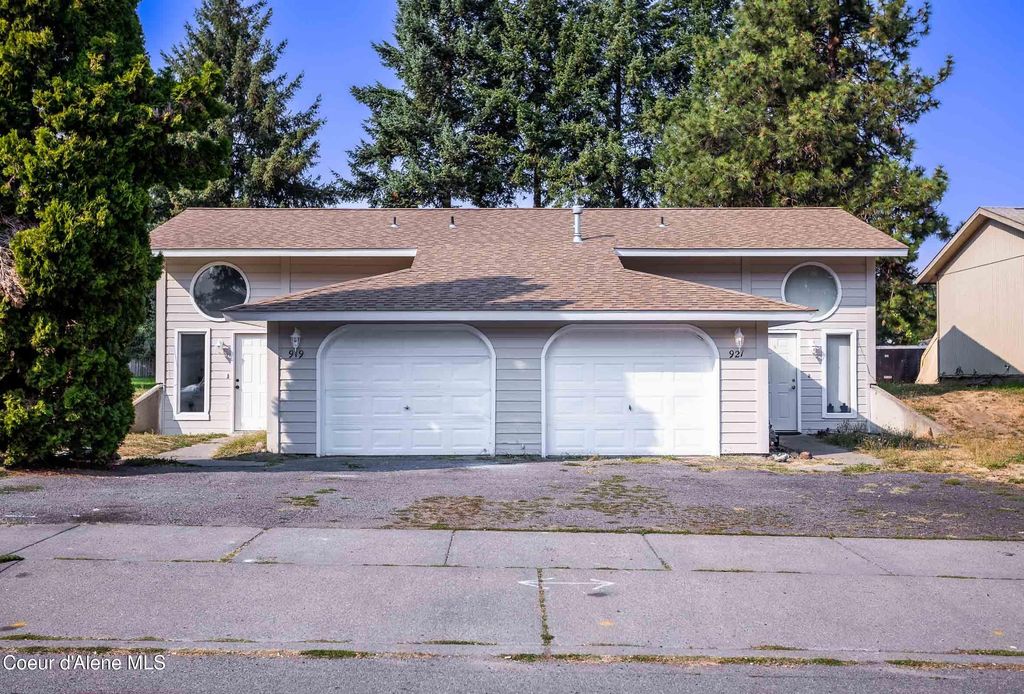 Photo of 919 SPRUCE Ave, Coeur dAlene, ID 83815 (MLS # 25-9325)