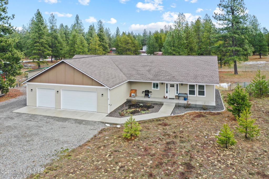 Photo of 35554 Williams Ln, Athol, ID 83801 (MLS # 26-2437)