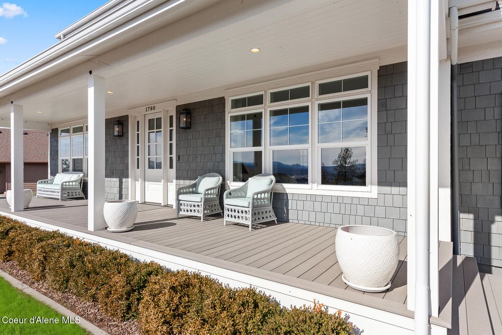 Photo of 1780 Grandview Dr, Coeur dAlene, ID 83815 (MLS # 26-1769)