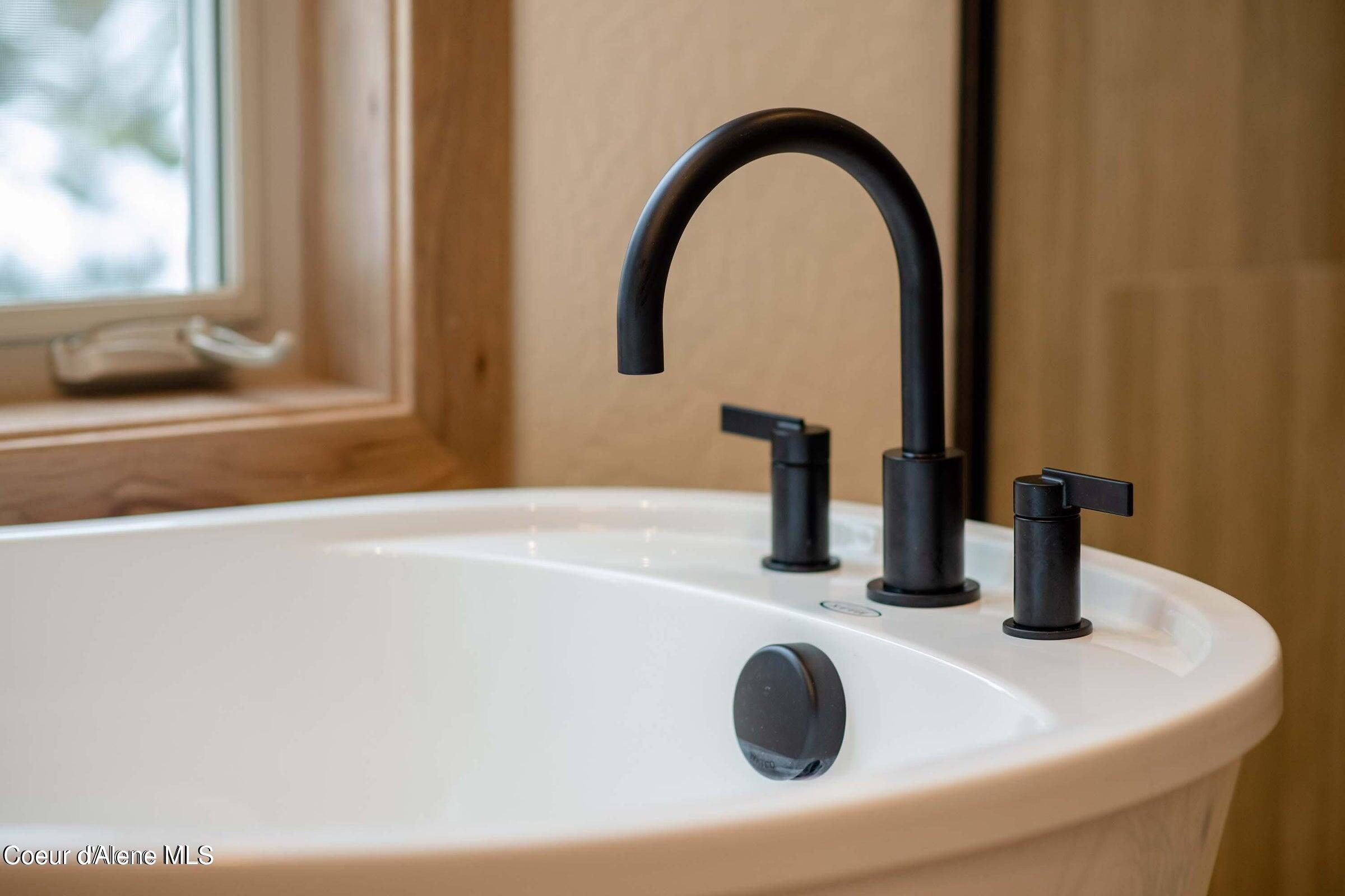 Sandpoint, Idaho 83864, United States, 4 Bedrooms Bedrooms, ,3 BathroomsBathrooms,Residential,Active,124614