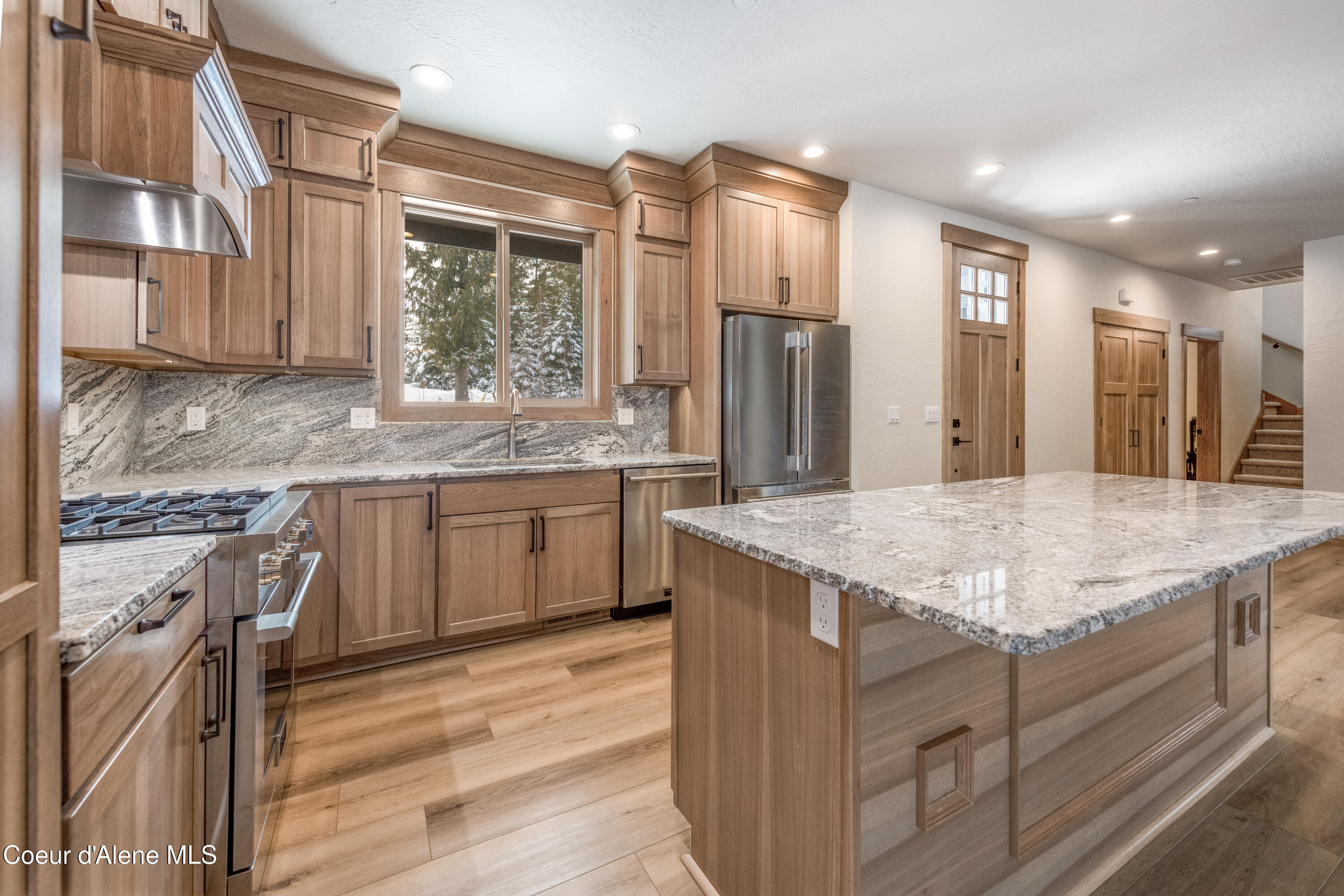 Sandpoint, Idaho 83864, United States, 4 Bedrooms Bedrooms, ,3 BathroomsBathrooms,Residential,Active,124614