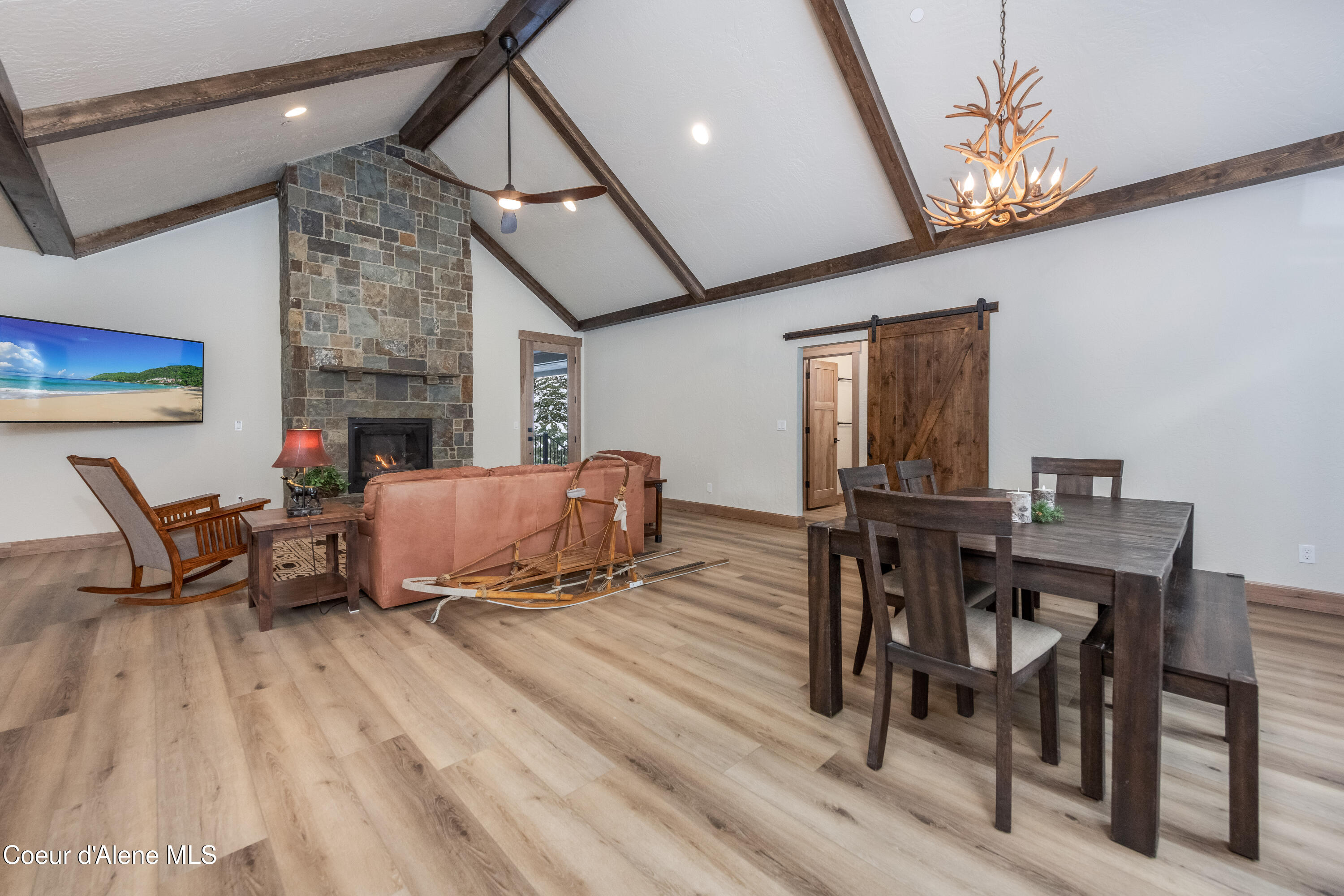 Sandpoint, Idaho 83864, United States, 4 Bedrooms Bedrooms, ,3 BathroomsBathrooms,Residential,Active,124614