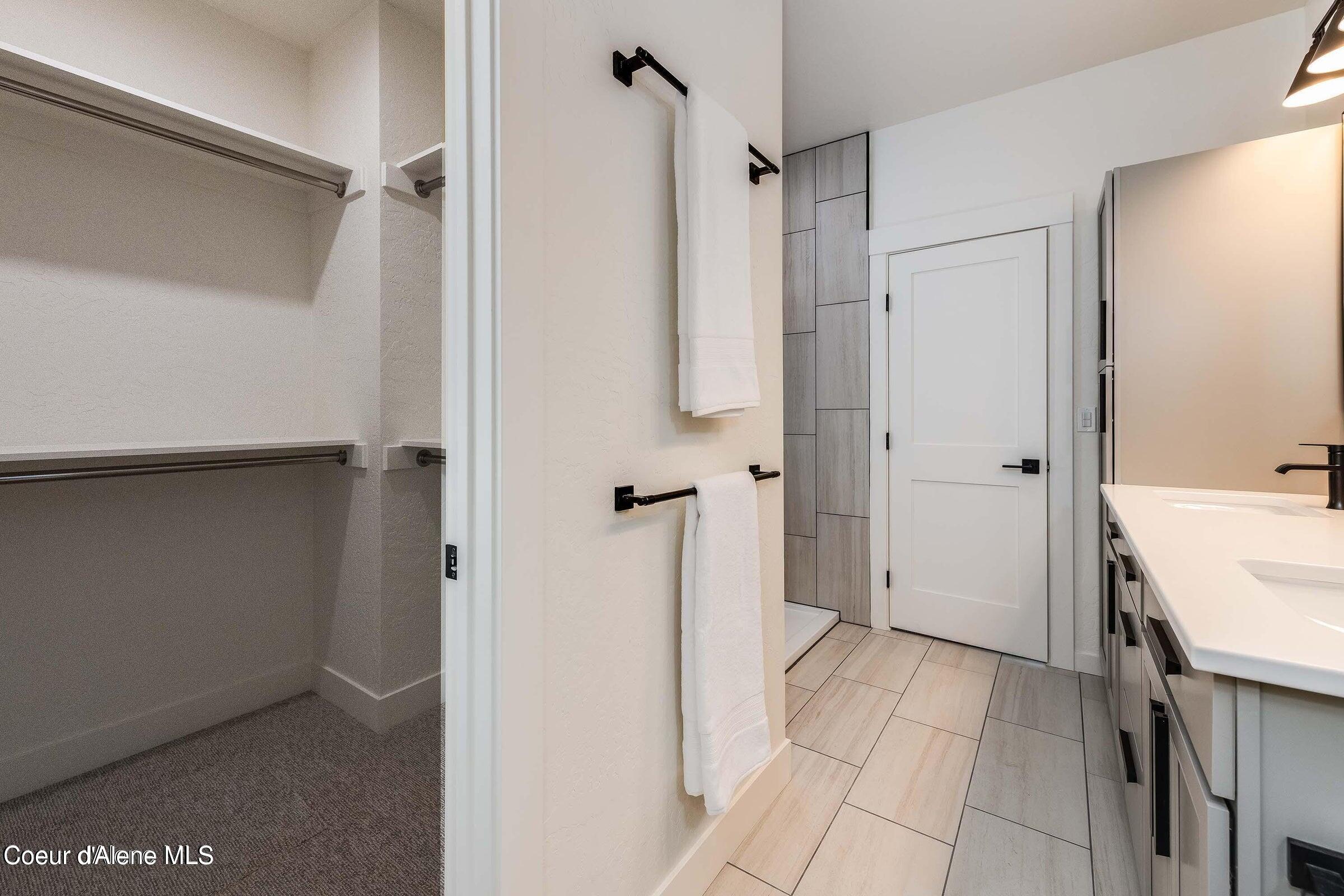 Sandpoint, Idaho 83864, United States, 4 Bedrooms Bedrooms, ,3 BathroomsBathrooms,Residential,Active,124614