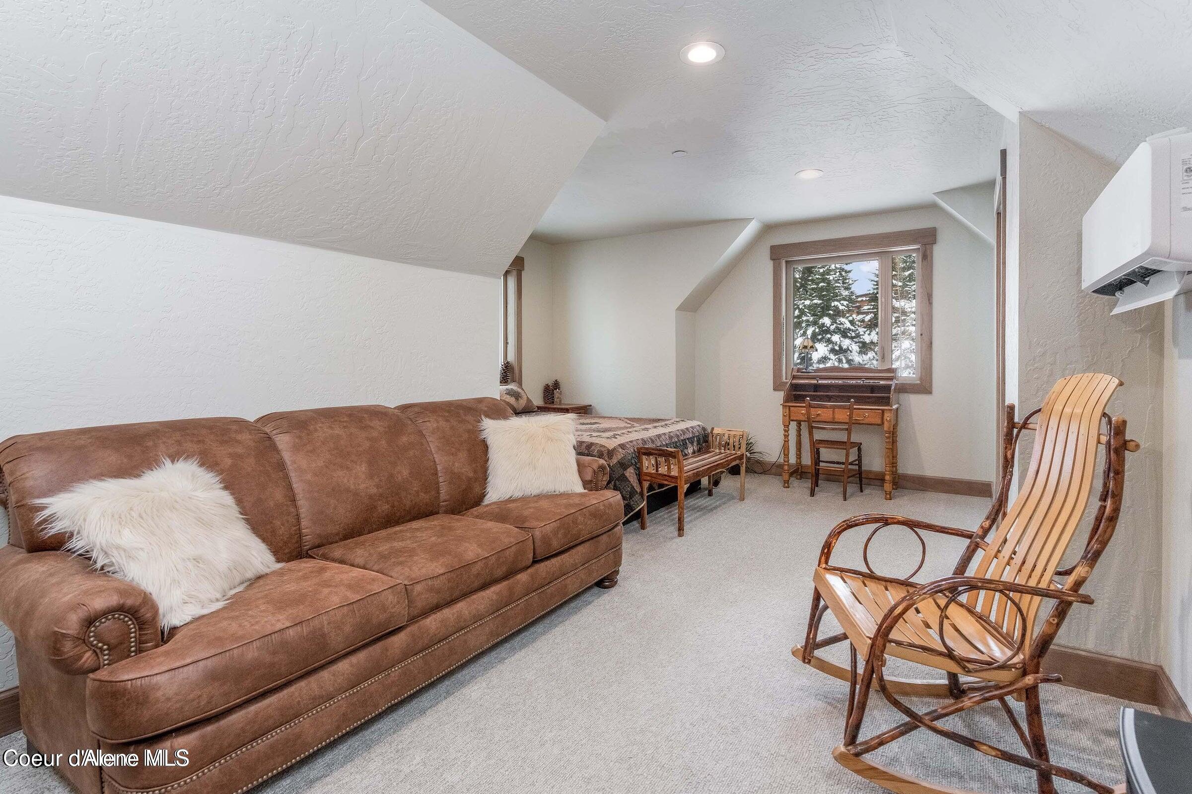 Sandpoint, Idaho 83864, United States, 4 Bedrooms Bedrooms, ,3 BathroomsBathrooms,Residential,Active,124614