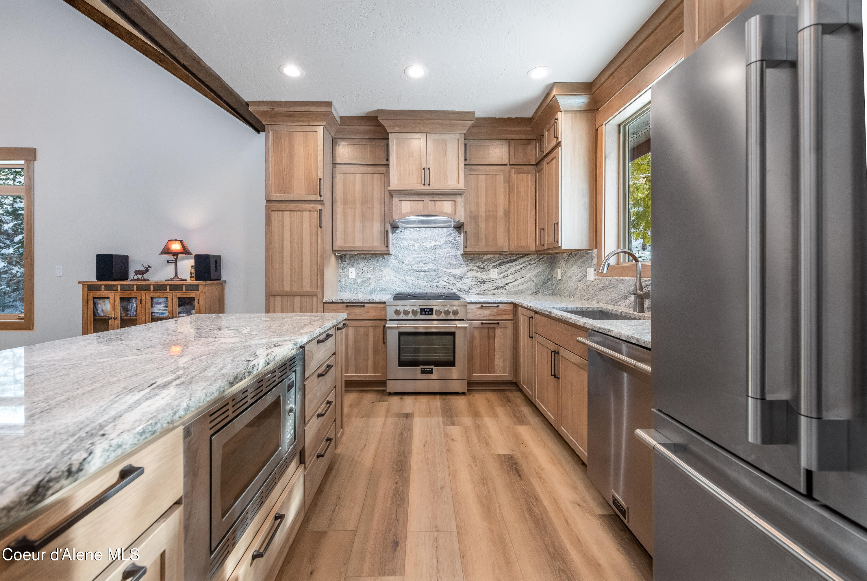 Sandpoint, Idaho 83864, United States, 4 Bedrooms Bedrooms, ,3 BathroomsBathrooms,Residential,Active,124614