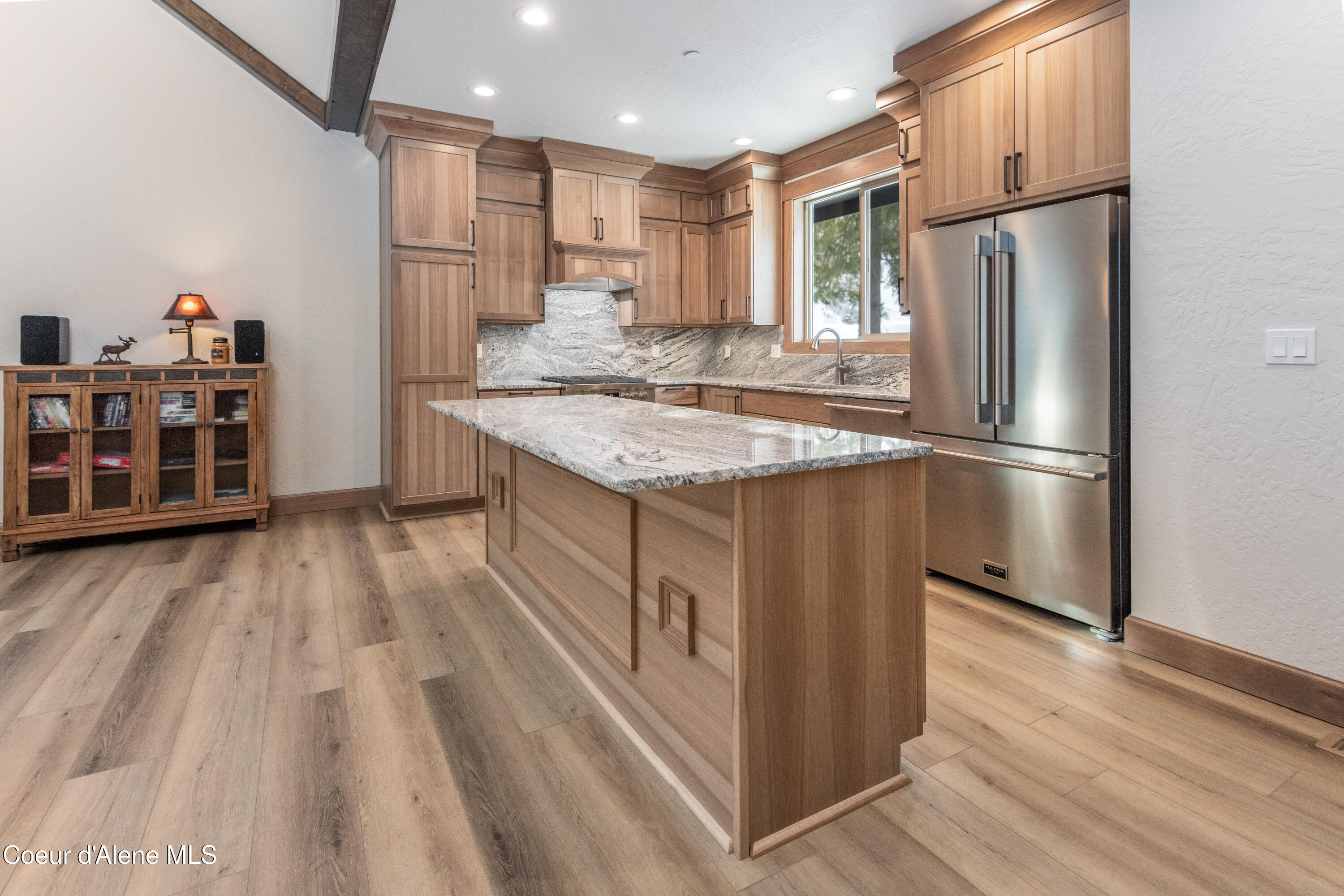 Sandpoint, Idaho 83864, United States, 4 Bedrooms Bedrooms, ,3 BathroomsBathrooms,Residential,Active,124614