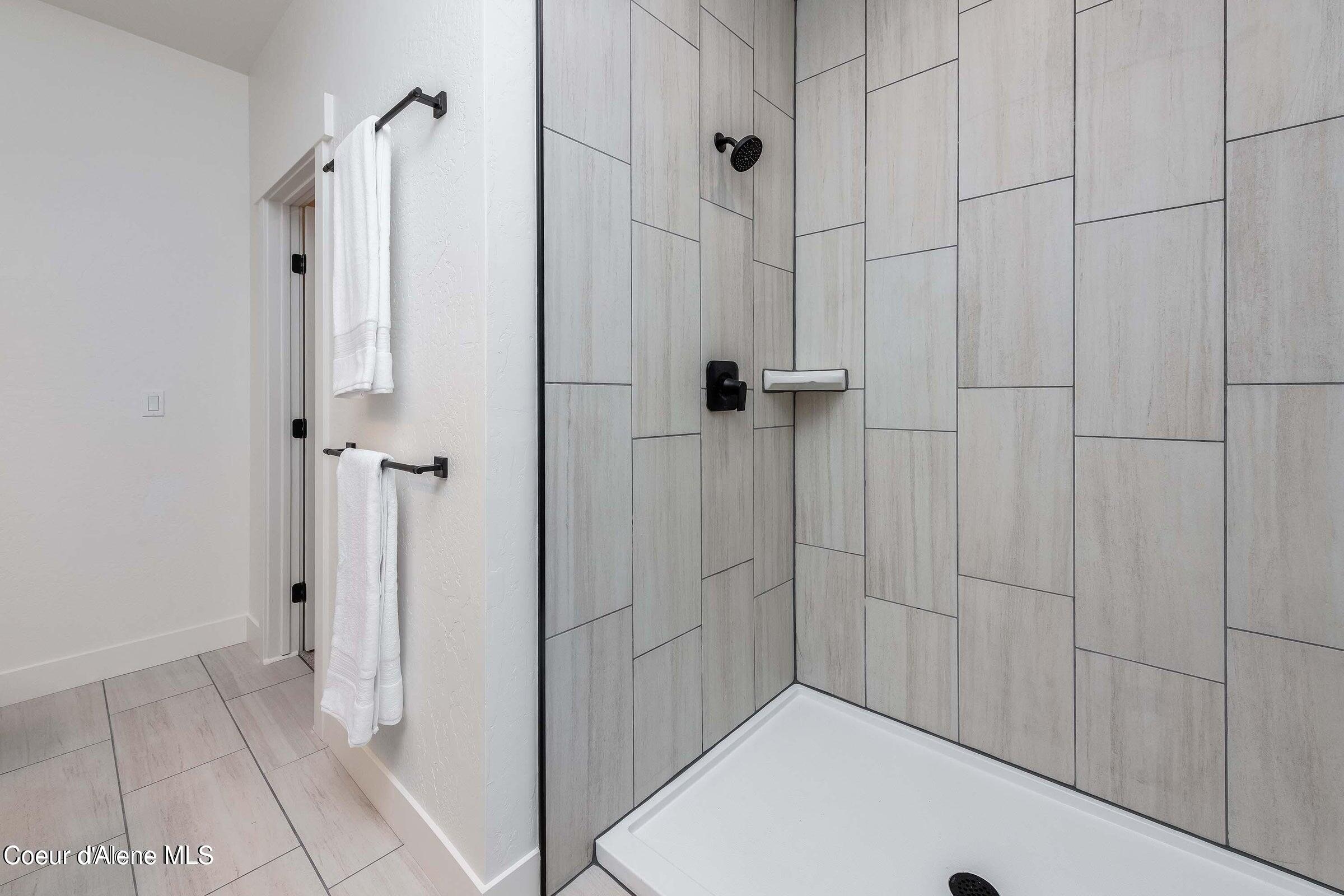 Sandpoint, Idaho 83864, United States, 4 Bedrooms Bedrooms, ,3 BathroomsBathrooms,Residential,Active,124614